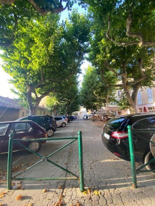 Appart Neuf Au Coeur Du Village De Collobrières Extérieur photo