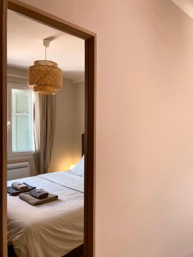 Appart Neuf Au Coeur Du Village De Collobrières Extérieur photo