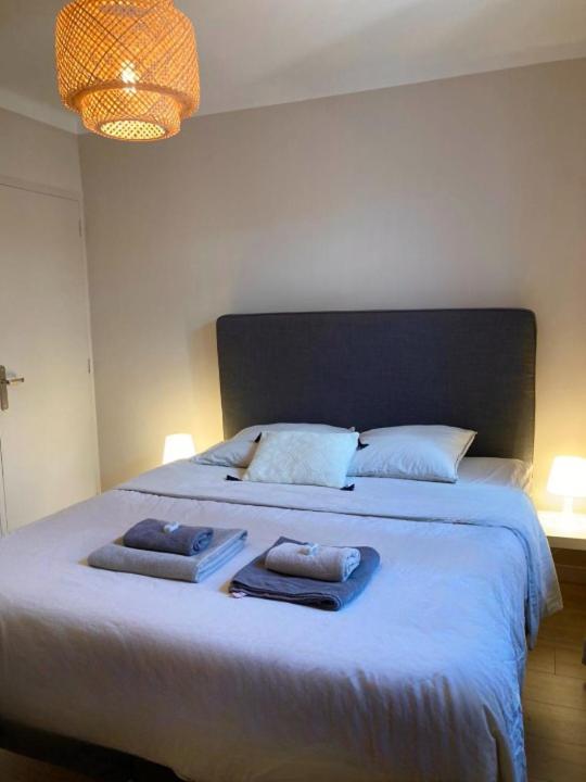 Appart Neuf Au Coeur Du Village De Collobrières Extérieur photo